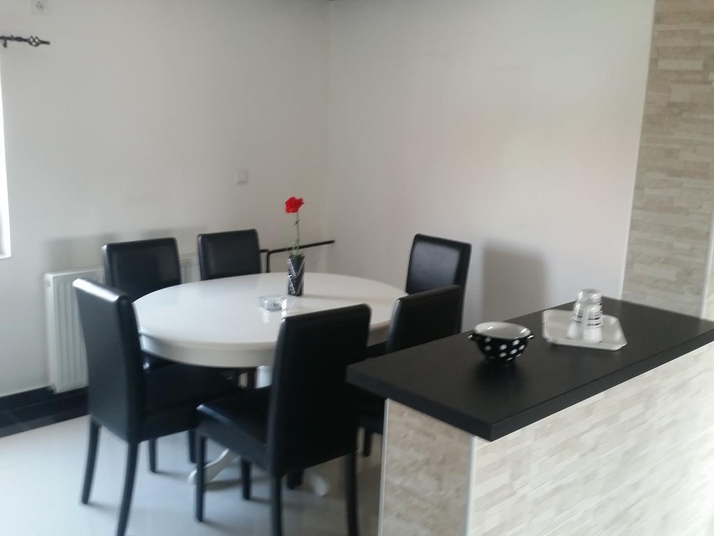 Apartments Maca Novi Sad Bilik gambar