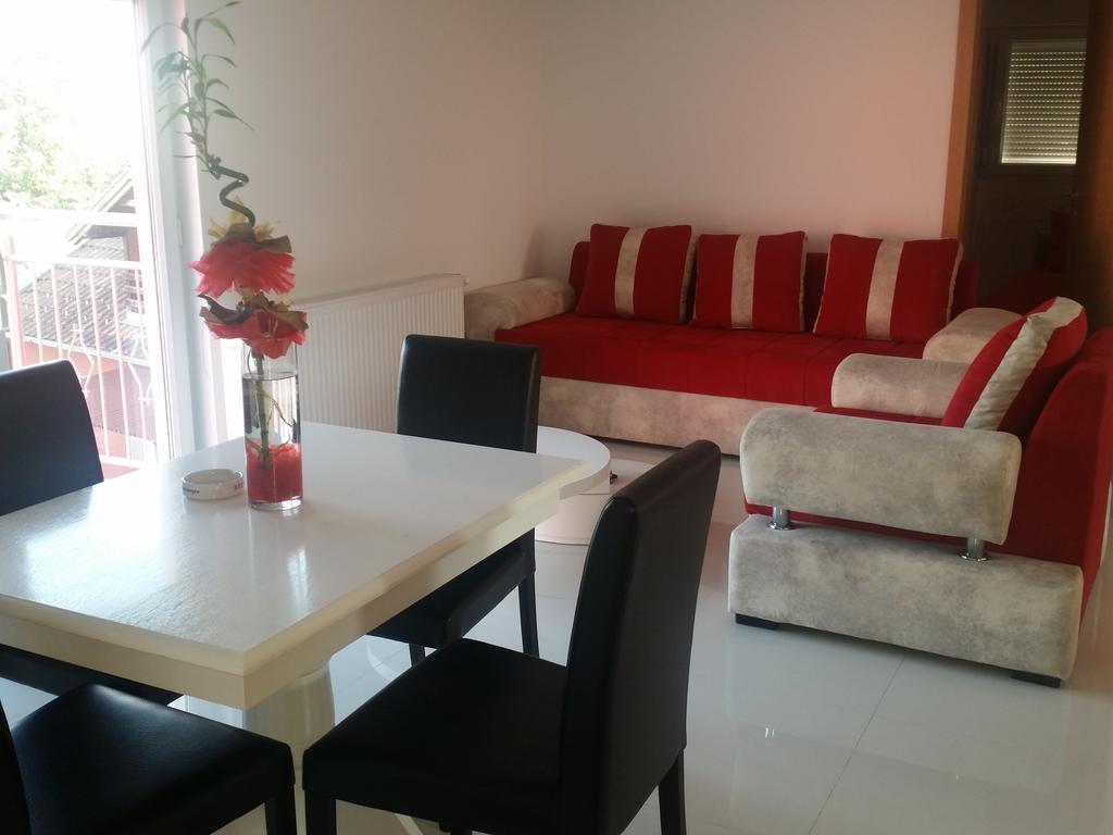 Apartments Maca Novi Sad Bilik gambar